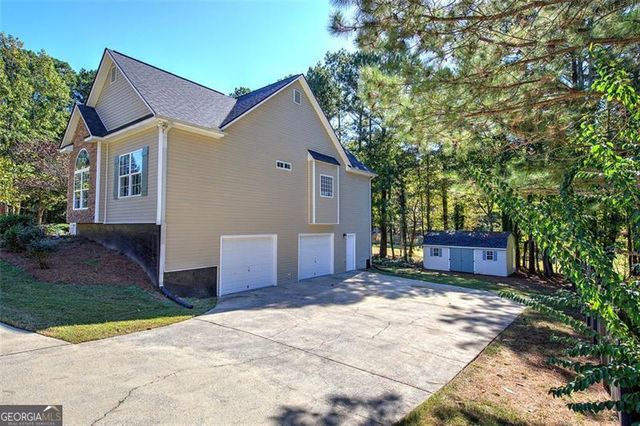 135 GREATWOOD Drive, White, GA 30184