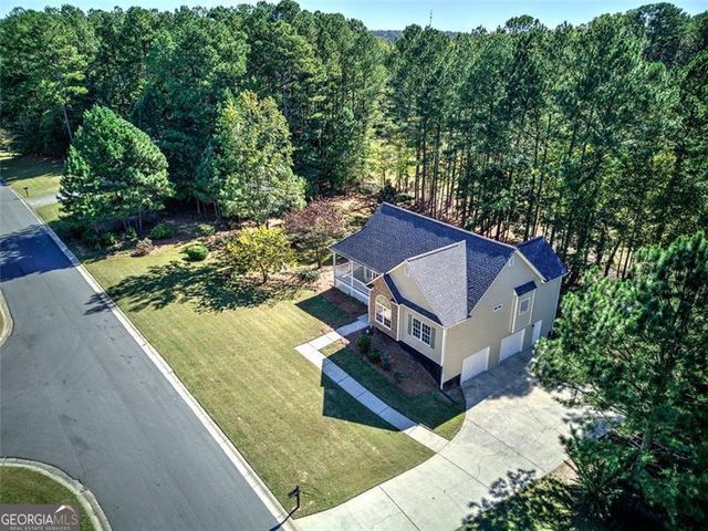 135 GREATWOOD Drive, White, GA 30184