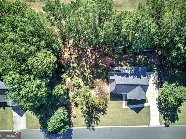 135 GREATWOOD Drive, White, GA 30184