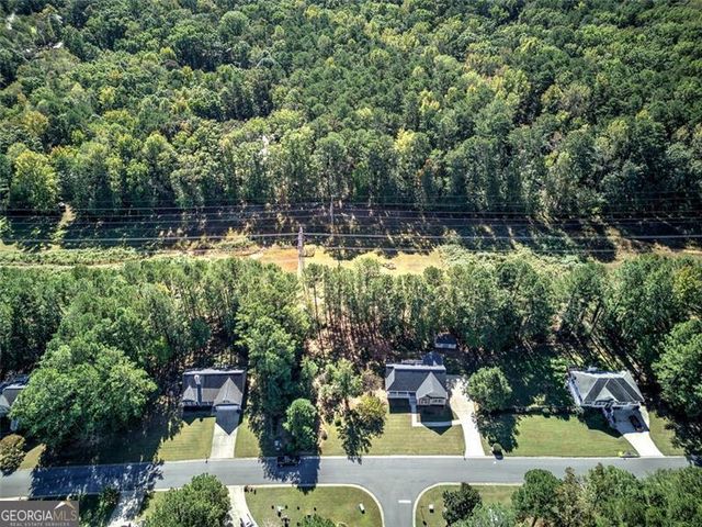 135 GREATWOOD Drive, White, GA 30184