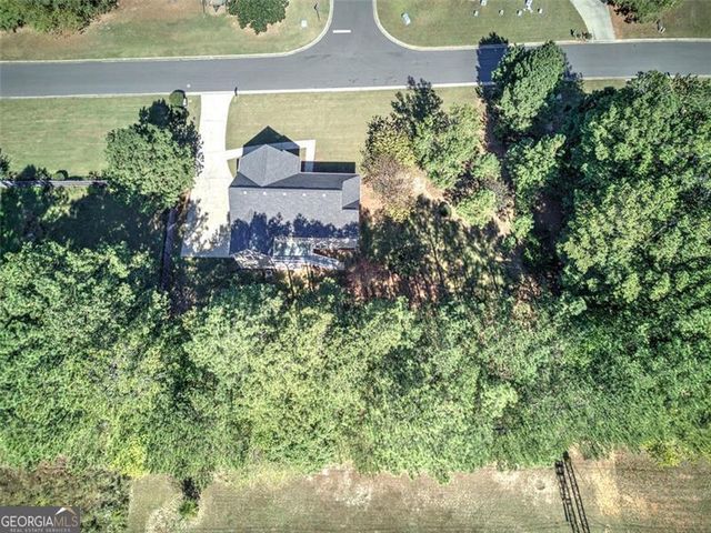 135 GREATWOOD Drive, White, GA 30184