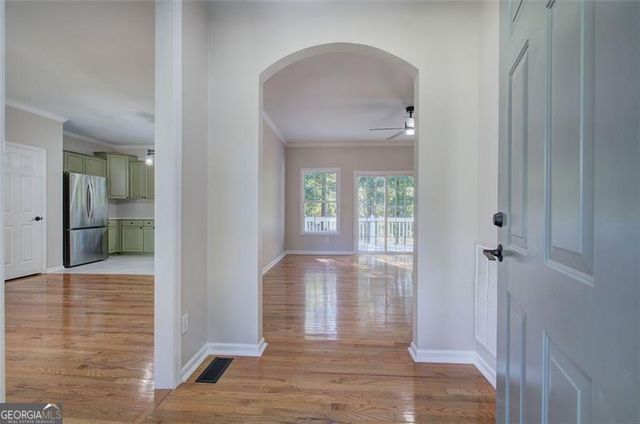 135 GREATWOOD Drive, White, GA 30184