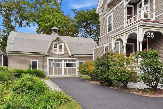 25 Avon St, Wakefield, MA 01880