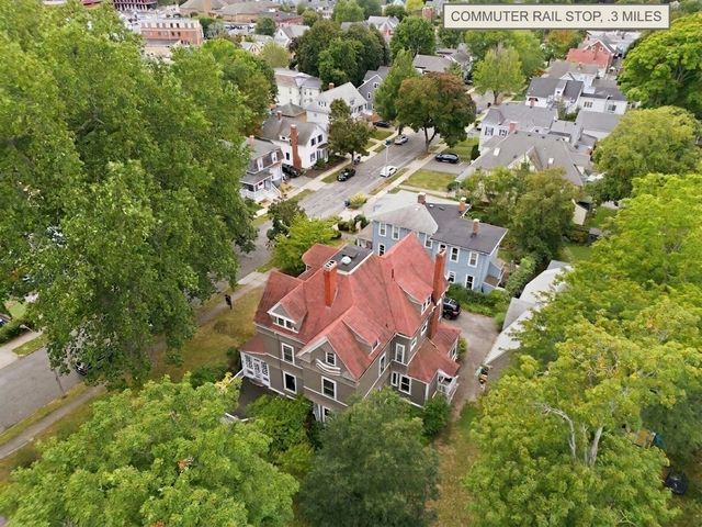 25 Avon St, Wakefield, MA 01880
