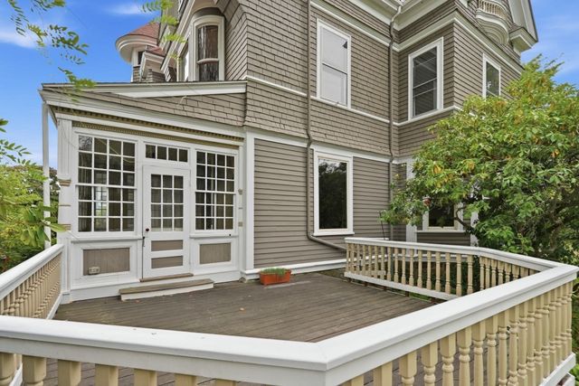 25 Avon St, Wakefield, MA 01880