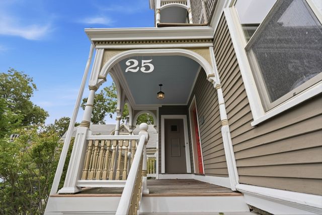 25 Avon St, Wakefield, MA 01880