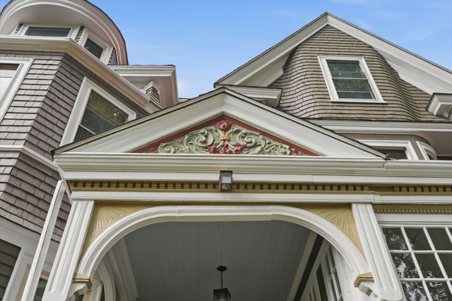 25 Avon St, Wakefield, MA 01880