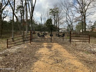 Looxahoma Tyro Road, Senatobia, MS 38668