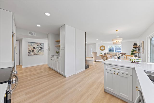 3121 Wayfarer Road, Bedford, TX 76021