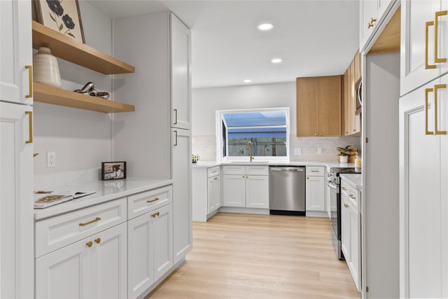 3121 Wayfarer Road, Bedford, TX 76021