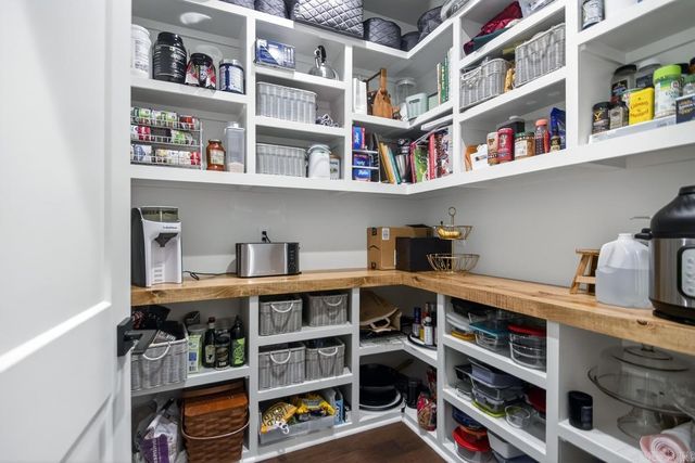 5011 Castaway Bay Drive, Benton, AR 72019