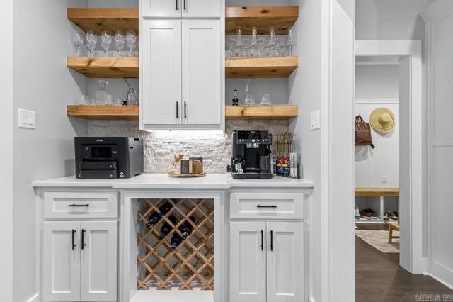 5011 Castaway Bay Drive, Benton, AR 72019