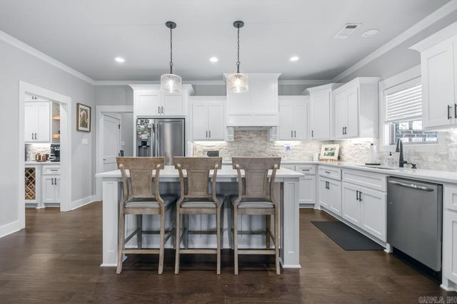 5011 Castaway Bay Drive, Benton, AR 72019