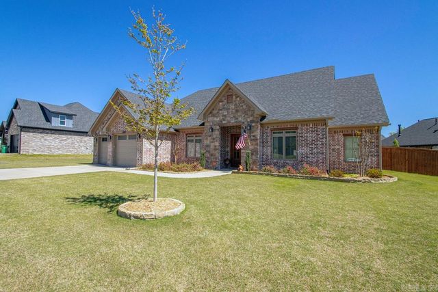 5011 Castaway Bay Drive, Benton, AR 72019