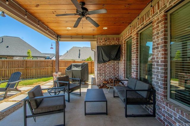 5011 Castaway Bay Drive, Benton, AR 72019