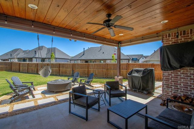 5011 Castaway Bay Drive, Benton, AR 72019