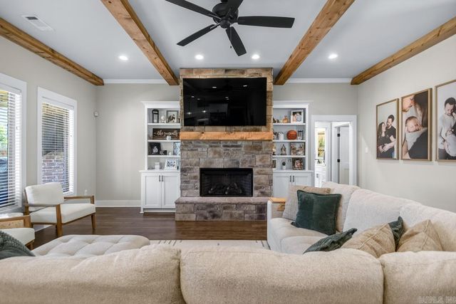 5011 Castaway Bay Drive, Benton, AR 72019