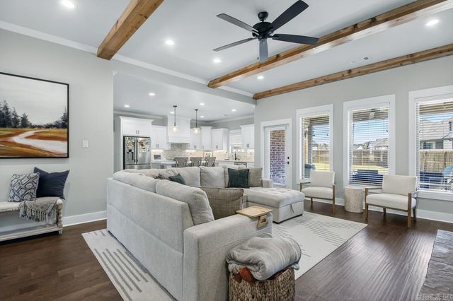 5011 Castaway Bay Drive, Benton, AR 72019