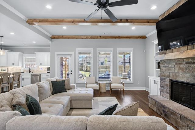 5011 Castaway Bay Drive, Benton, AR 72019