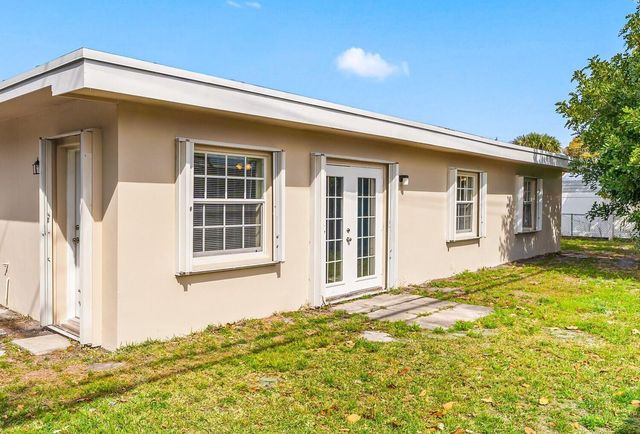 2691 Rockcrest Court, West Palm Beach, FL 33415