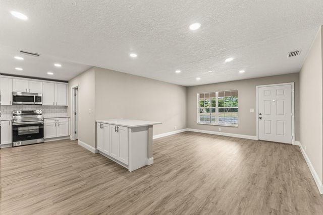 2691 Rockcrest Court, West Palm Beach, FL 33415