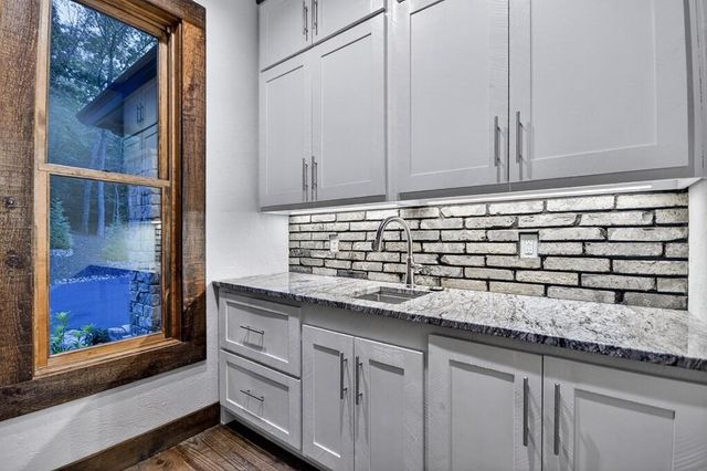 101 Bennett Springs Court, Mineral Bluff, GA 30559