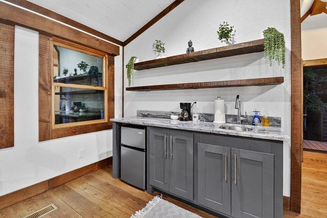 101 Bennett Springs Court, Mineral Bluff, GA 30559