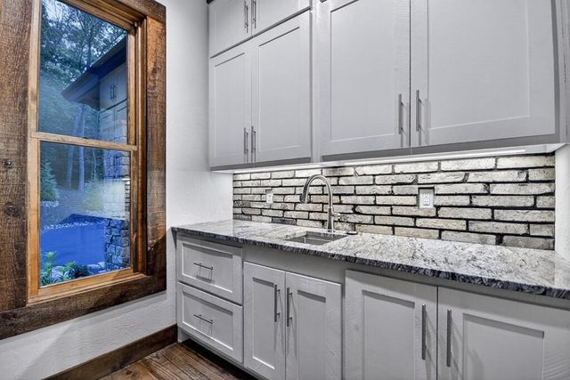 101 Bennett Springs Court, Mineral Bluff, GA 30559