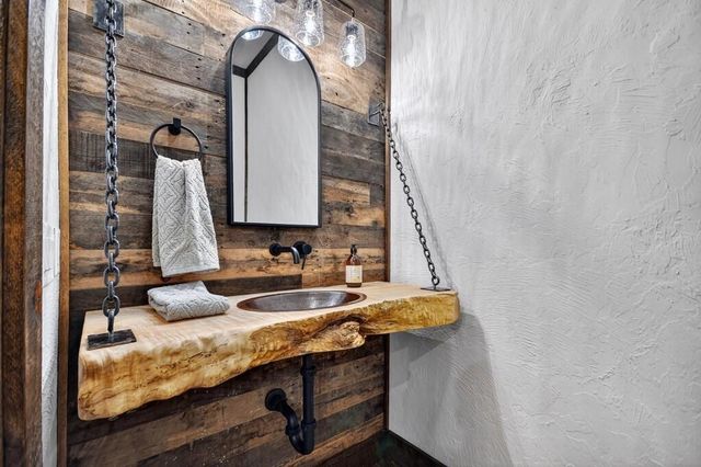 101 Bennett Springs Court, Mineral Bluff, GA 30559