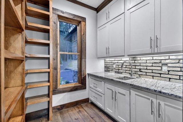 101 Bennett Springs Court, Mineral Bluff, GA 30559