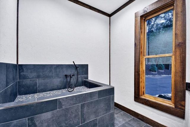 101 Bennett Springs Court, Mineral Bluff, GA 30559