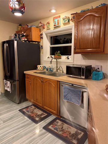 2727 NE 4TH PLACE, Cape Coral, FL 33909