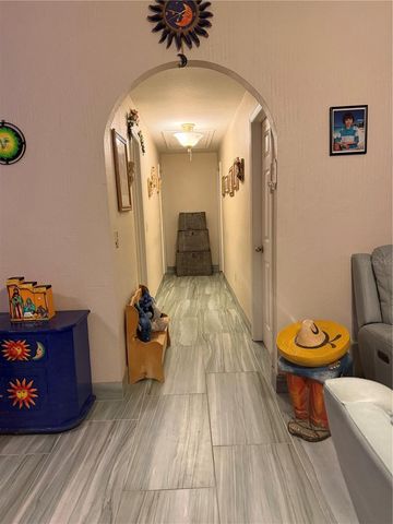 2727 NE 4TH PLACE, Cape Coral, FL 33909