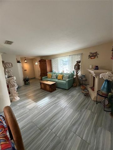 2727 NE 4TH PLACE, Cape Coral, FL 33909