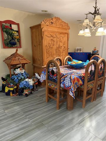 2727 NE 4TH PLACE, Cape Coral, FL 33909