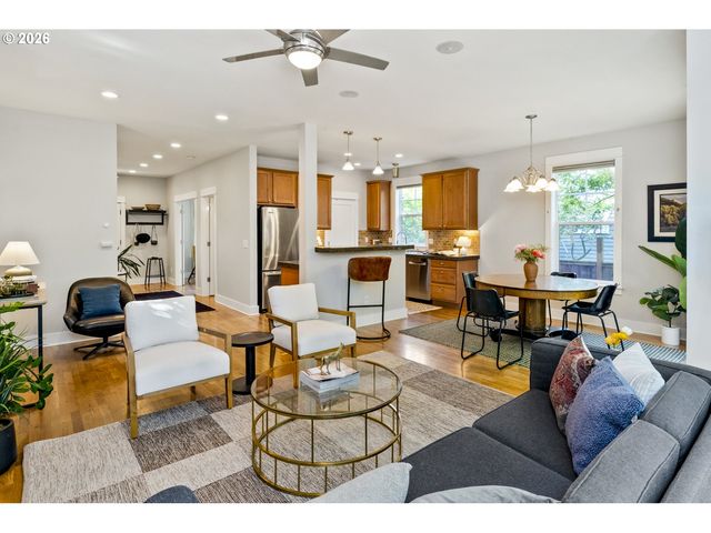 1314 Ne JUNIOR St, Portland, OR 97211