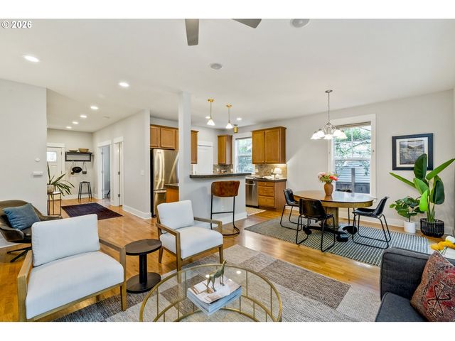 1314 Ne JUNIOR St, Portland, OR 97211