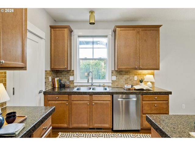 1314 Ne JUNIOR St, Portland, OR 97211