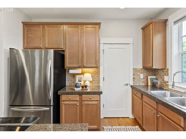 1314 Ne JUNIOR St, Portland, OR 97211