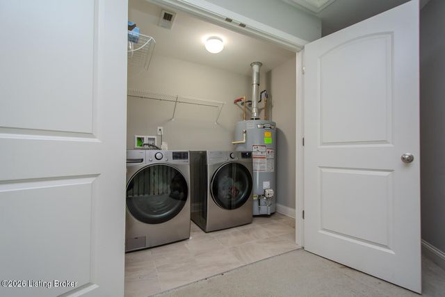 8905 Talon Ridge Dr, Louisville, KY 40229