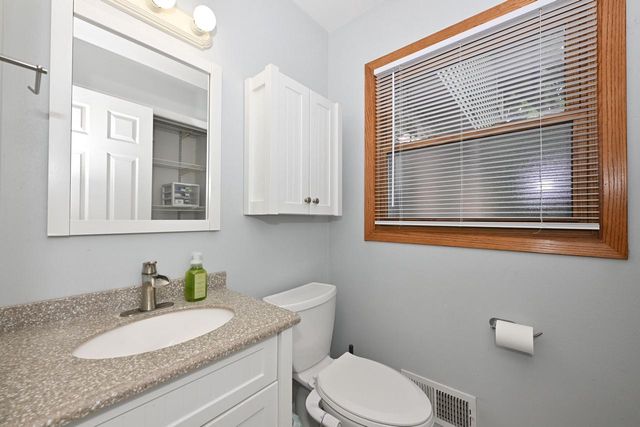 12525 W Eden TRAIL, New Berlin, WI 53151