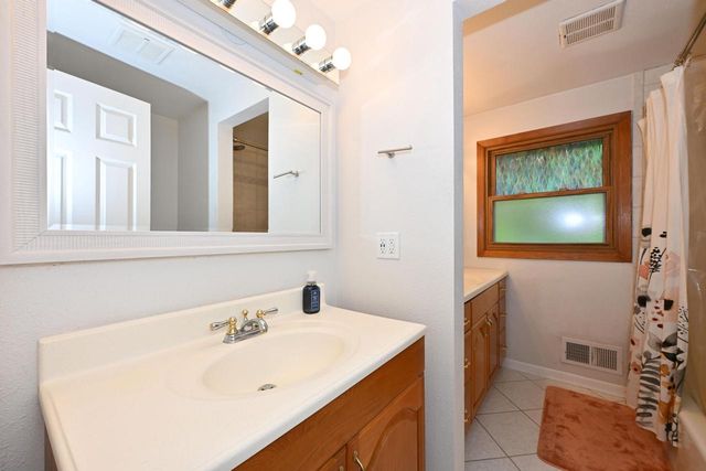 12525 W Eden TRAIL, New Berlin, WI 53151