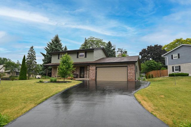 12525 W Eden TRAIL, New Berlin, WI 53151