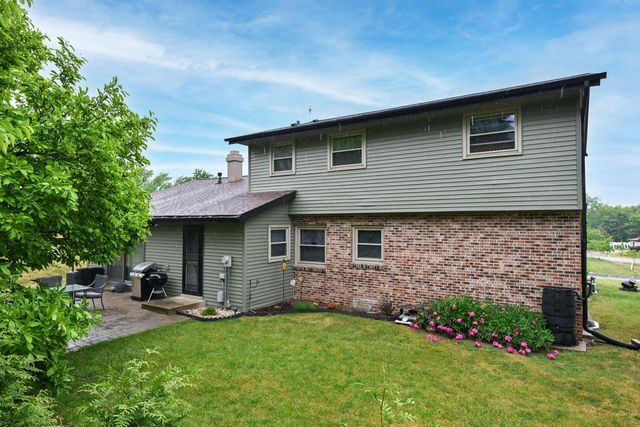 12525 W Eden TRAIL, New Berlin, WI 53151