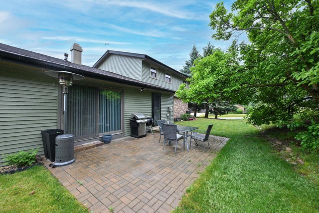 12525 W Eden TRAIL, New Berlin, WI 53151