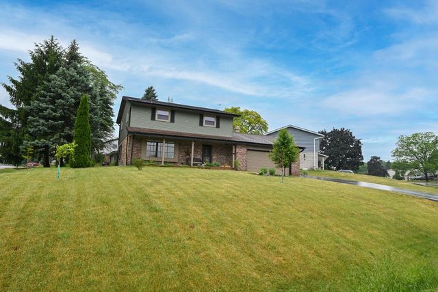 12525 W Eden TRAIL, New Berlin, WI 53151