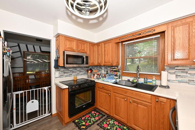 12525 W Eden TRAIL, New Berlin, WI 53151