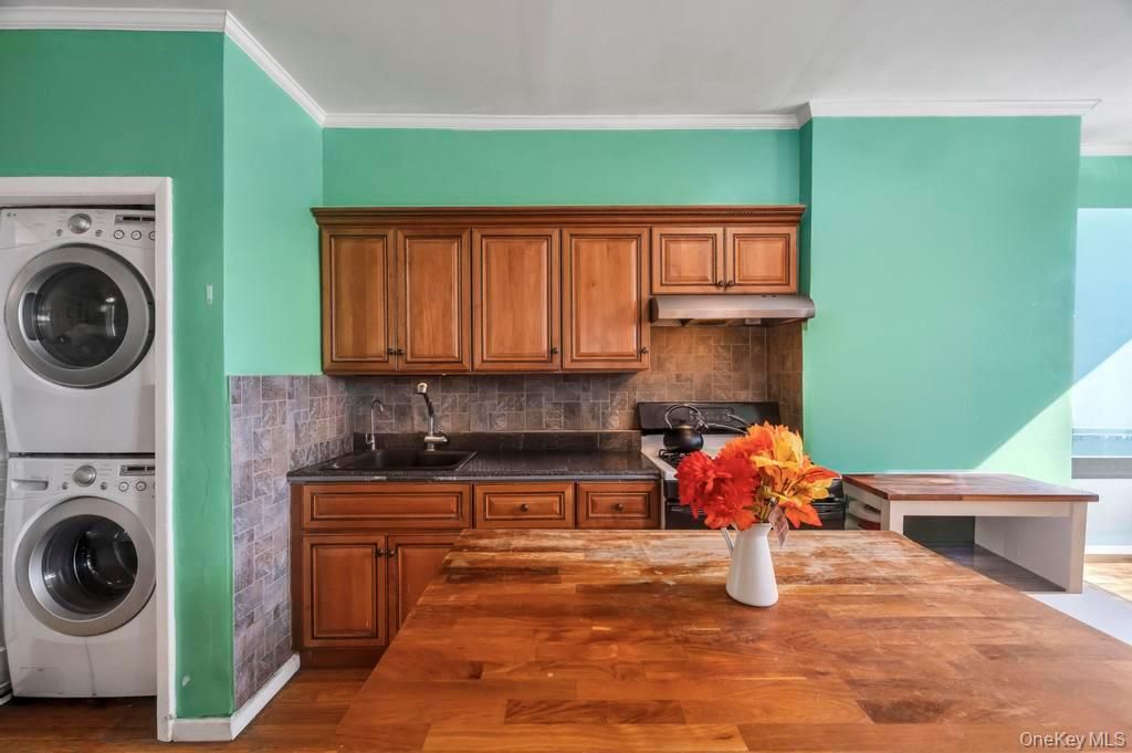 6144 Eliot Avenue, Middle Village, NY 11379 — photo 5
