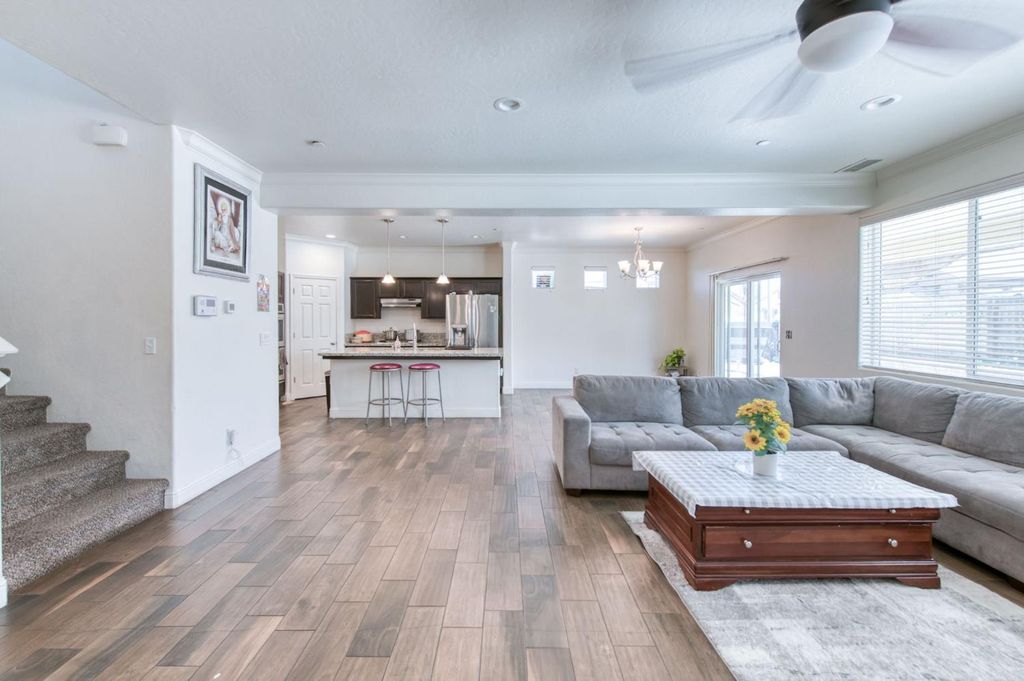 Image 11 of property listing at 1732 Cleveland Street, Selma, CA 93662