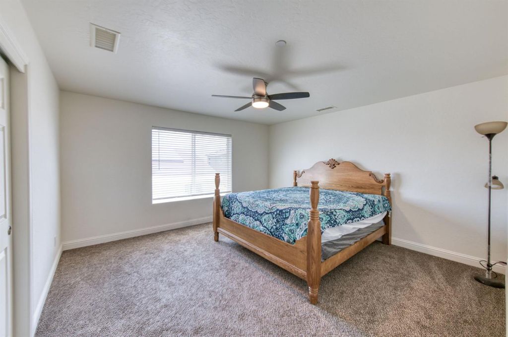 Image 12 of property listing at 1732 Cleveland Street, Selma, CA 93662